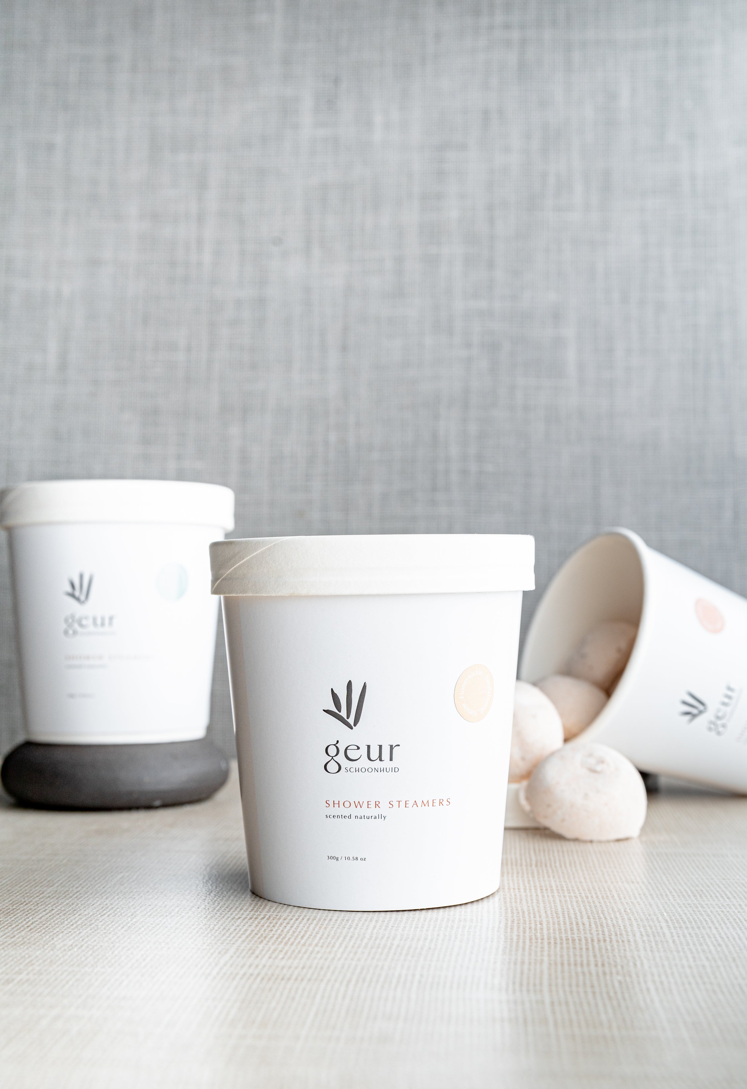 Shower Steamers - Honeysuckle, Sandalwood & Vetiver